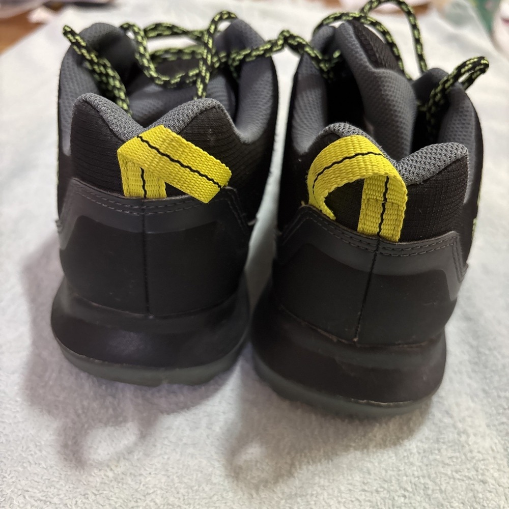 adidas outdoor Men's Terrex AX3 Hiking Boot, Black/White/Acid Yellow Size 7 - Picture 4 of 7